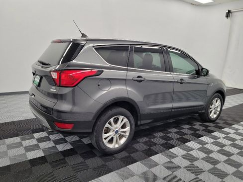 Used 2019 Ford Escape SE FWD image 10