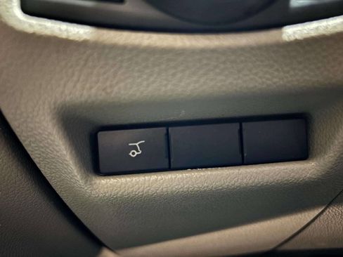 Used 2018 Ford Explorer XLT w/ Equipment Group 202A image 39