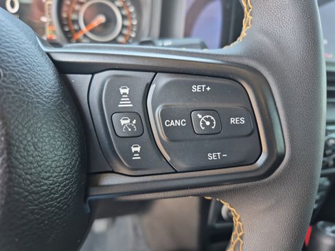 Used 2024 Jeep Wrangler Unlimited Sport AWD/4WD image 16