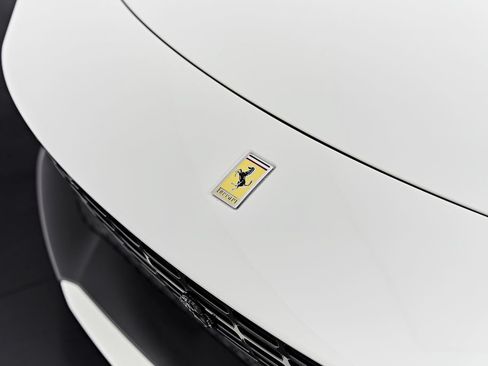 Used 2022 Ferrari Roma RWD image 20