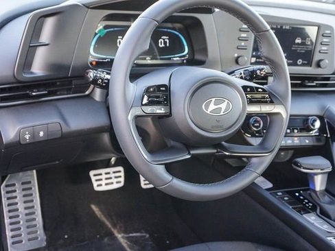 New 2026 Hyundai Elantra SEL Sport Premium FWD image 9