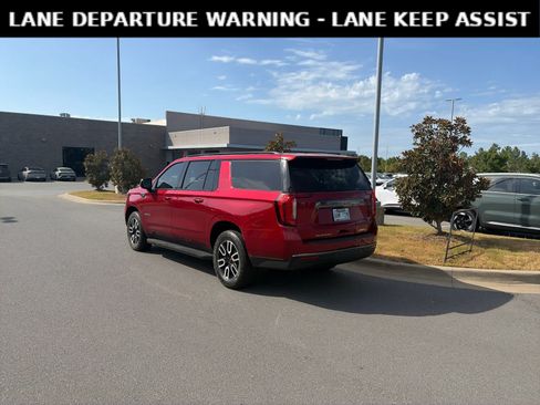 Used 2023 GMC Yukon XL AT4 AWD/4WD image 3
