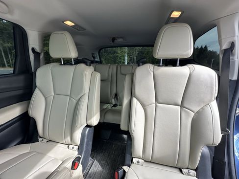 Used 2020 Subaru Ascent Limited image 8