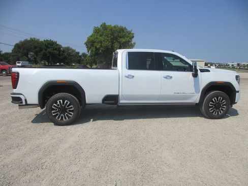 New 2026 GMC Sierra 3500 Denali Ultimate AWD/4WD image 3