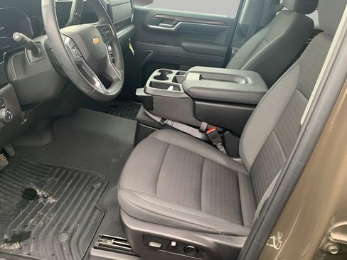 Used 2024 Chevrolet Silverado 1500 LT image 8