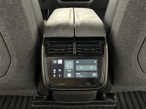 Used 2025 Rivian R1T Premium AWD/4WD image 28