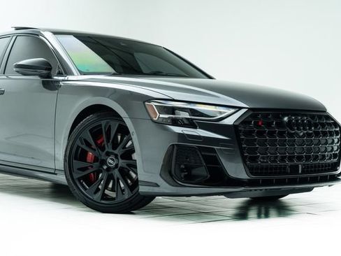 Used 2025 Audi S8 AWD/4WD image 4