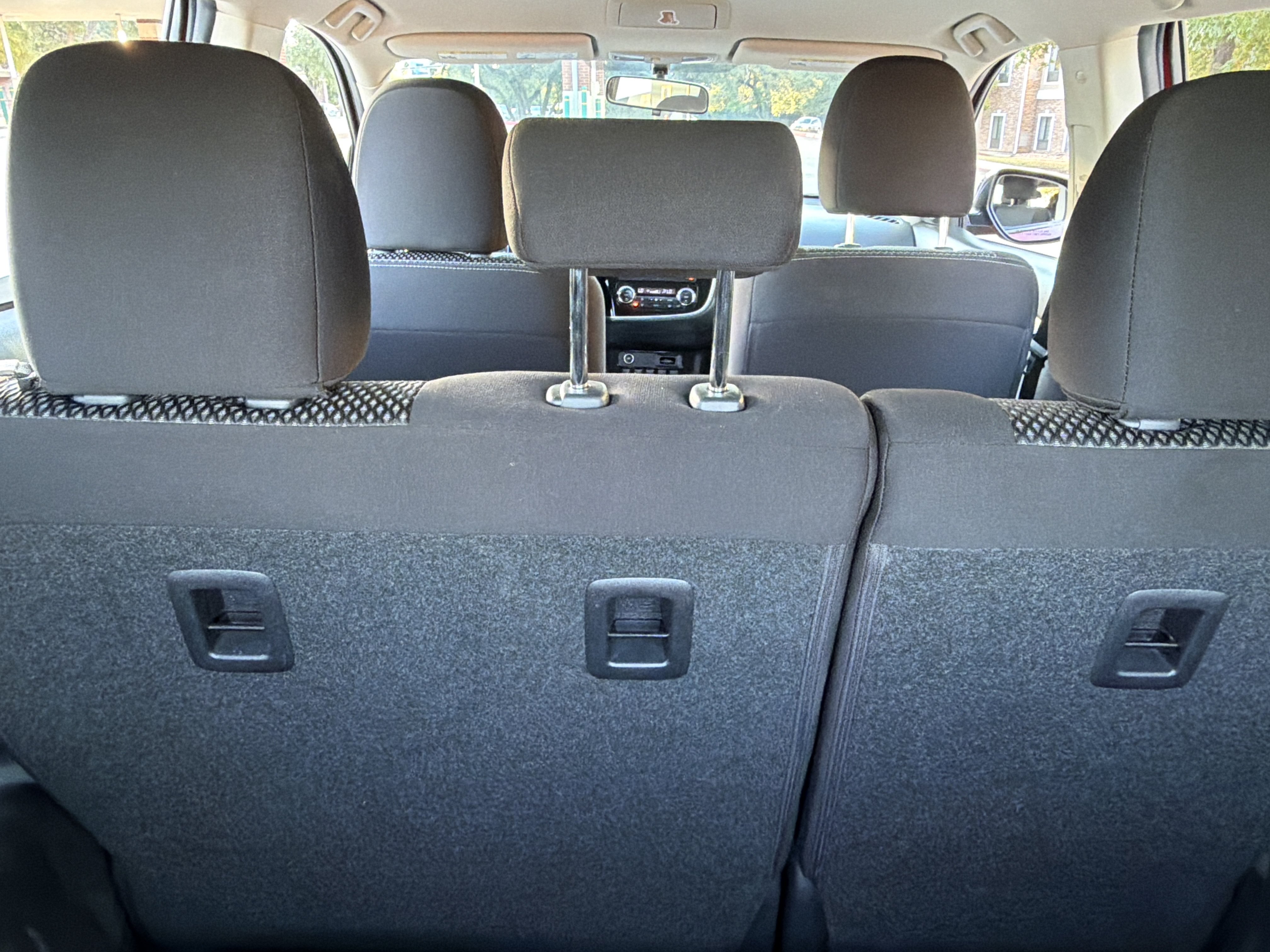 Used 2018 Mitsubishi Outlander SE FWD image 18