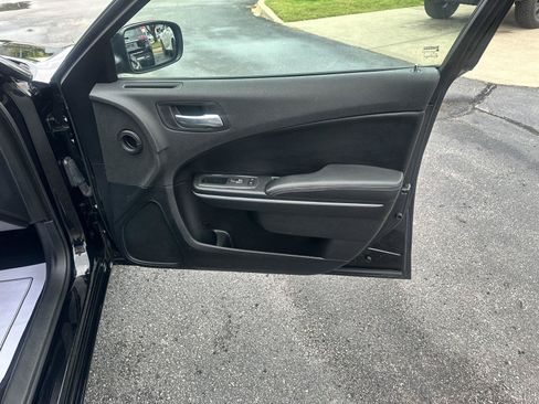 Used 2021 Dodge Charger SXT w/ Leather Interior Group RWD image 18