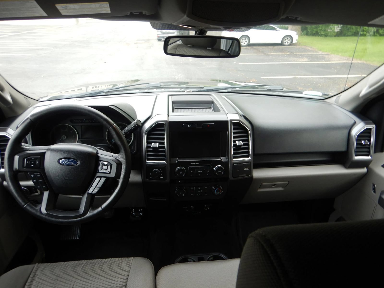 Used 2015 Ford F150 XLT w/ Equipment Group 302A Luxury AWD/4WD image 25