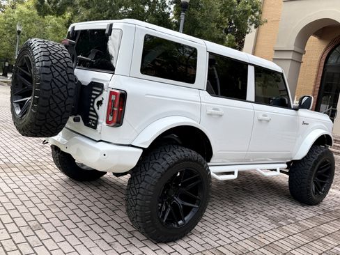 Used 2025 Ford Bronco Outer Banks image 9