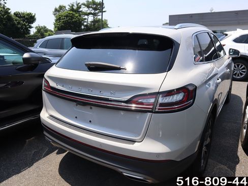 Used 2022 Lincoln Nautilus Reserve AWD/4WD image 5