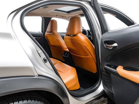 Used 2019 Lexus UX 200 w/ Premium Package FWD image 43