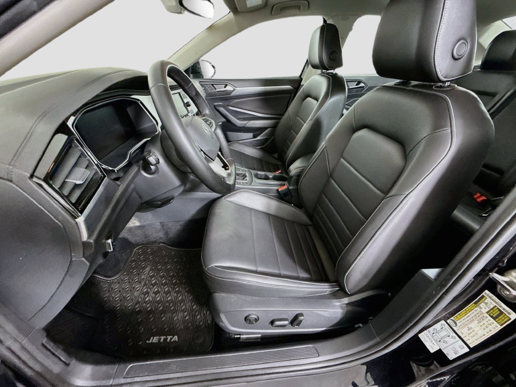Used 2022 Volkswagen Jetta SE FWD image 19