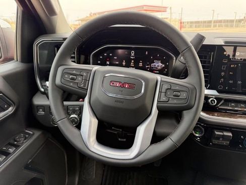 New 2026 GMC Sierra 1500 SLE w/ Preferred Package image 9