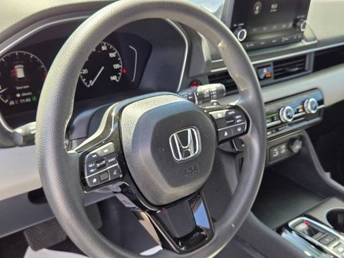 Used 2023 Honda Pilot LX image 9