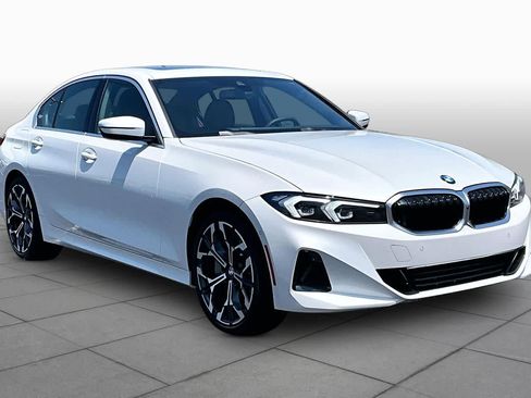 Certified 2025 BMW 330i Sedan RWD image 2