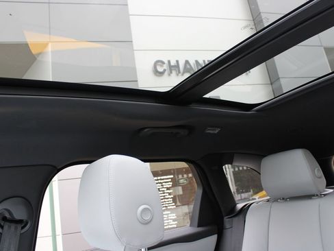 Used 2026 Land Rover Range Rover Velar S AWD/4WD image 25
