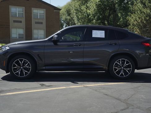 Used 2024 BMW X4 xDrive30i w/ Premium Package AWD/4WD image 2