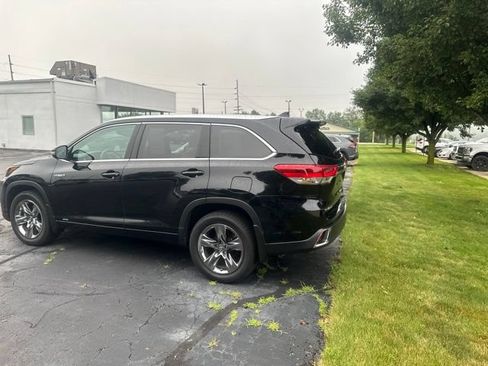 Used 2019 Toyota Highlander Limited Platinum AWD/4WD image 5