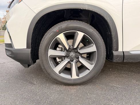 Used 2025 Honda Pilot Touring image 19