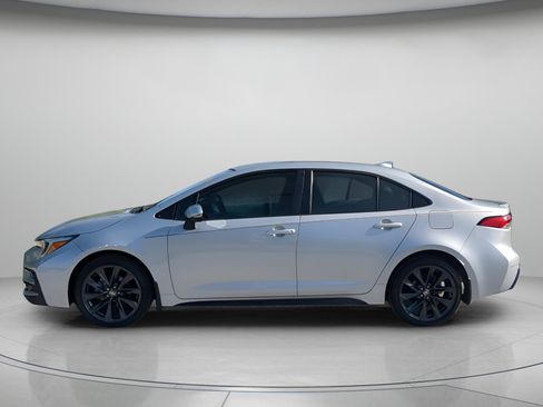 Used 2024 Toyota Corolla SE image 7