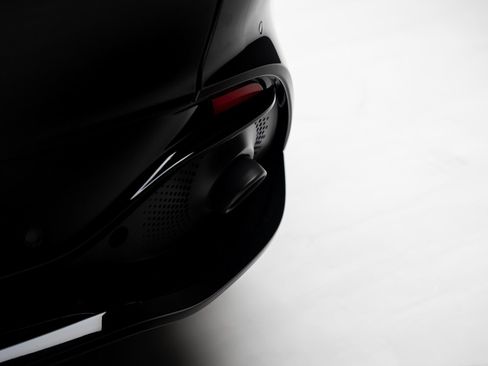 Used 2021 Aston Martin DBX image 32