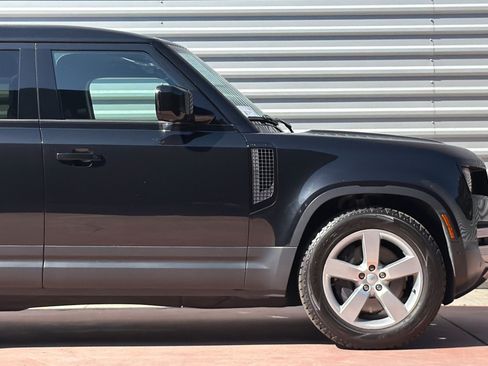Certified 2024 Land Rover Defender 110 SE AWD/4WD image 35