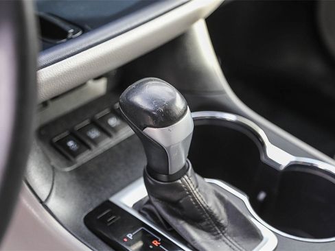 Used 2017 Toyota Highlander XLE image 23