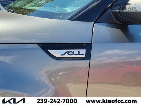 Used 2018 Kia Soul w/ Convenience Package FWD image 5