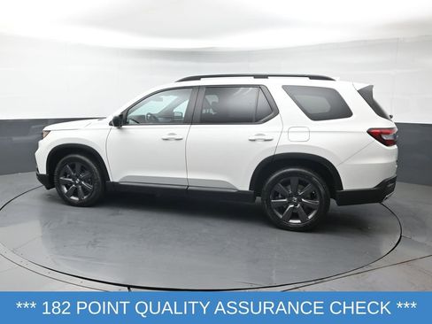 Certified 2023 Honda Pilot Sport image 3