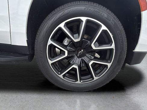 Used 2022 Chevrolet Tahoe RST w/ Luxury Package image 19
