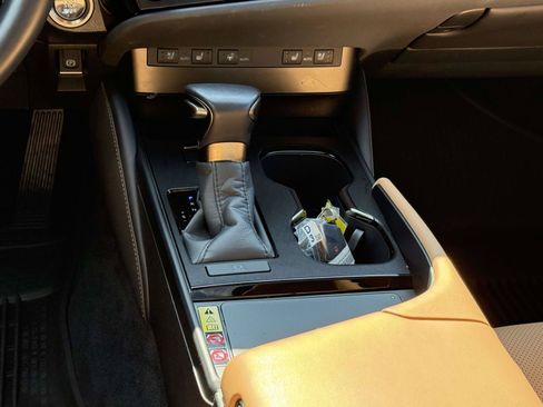 Used 2025 Lexus ES 350 w/ Premium Package FWD image 19