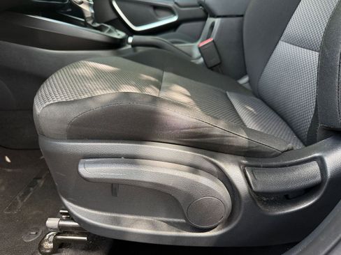 Used 2025 Nissan Sentra SV FWD image 22