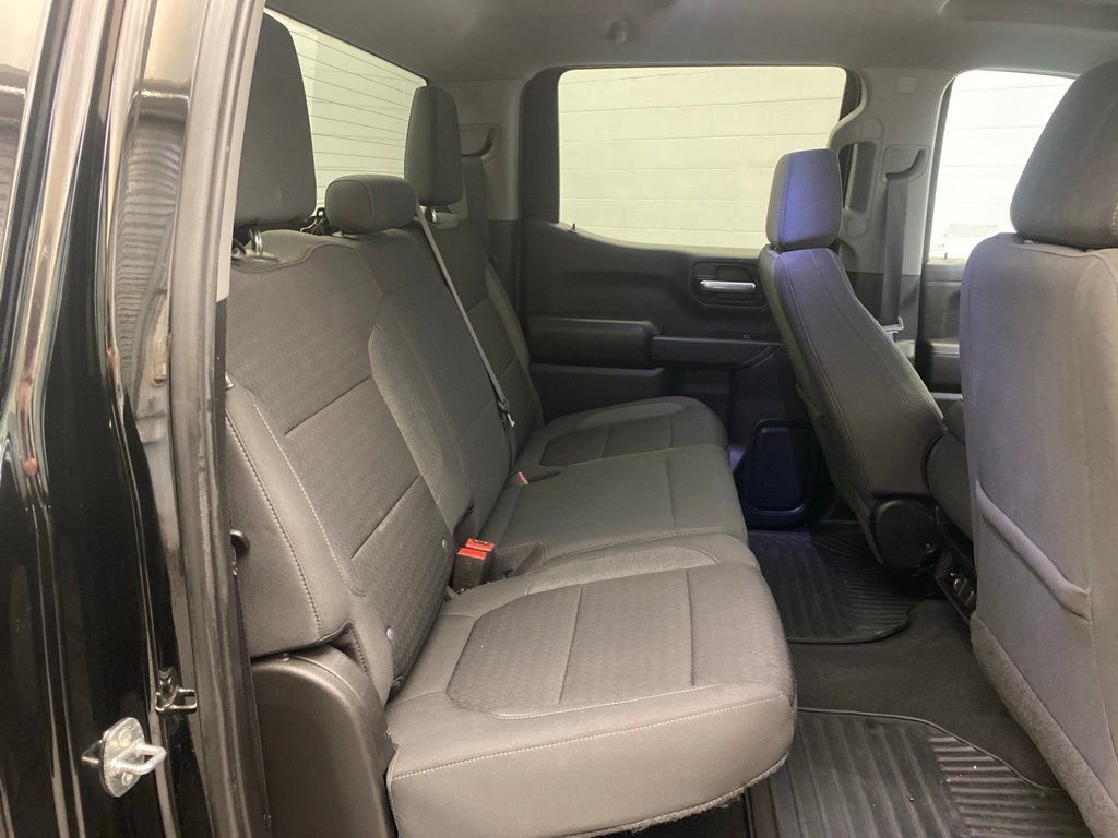Used 2022 Chevrolet Silverado 1500 LT AWD/4WD image 22