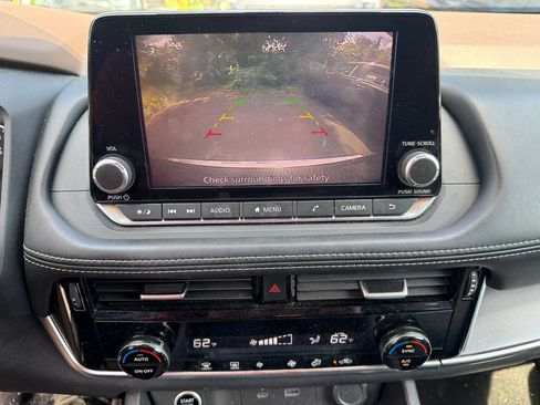 Used 2022 Nissan Rogue SV AWD/4WD image 17