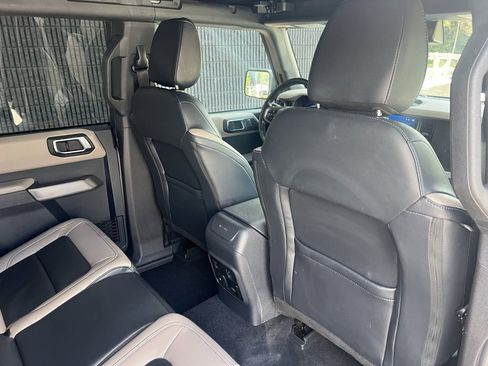 Used 2023 Ford Bronco Wildtrak image 32
