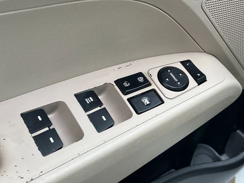 Used 2018 Hyundai Elantra SE image 14