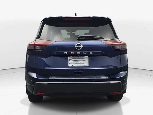 Used 2026 Nissan Rogue SV w/ SV Premium Package image 8