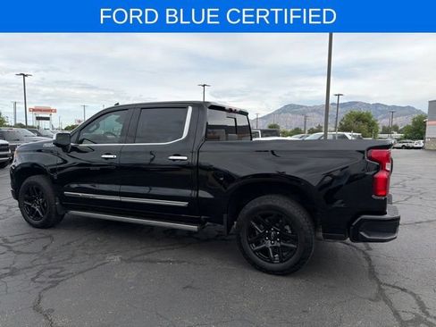 Used 2022 Chevrolet Silverado 1500 High Country w/ Technology Package AWD/4WD image 11