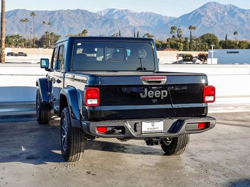 New 2026 Jeep Gladiator Sport image 7