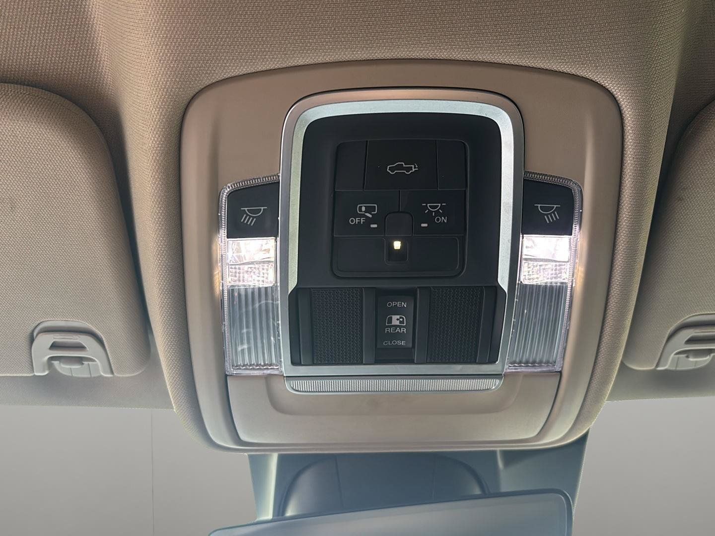 Used 2021 RAM 1500 Laramie AWD/4WD image 30