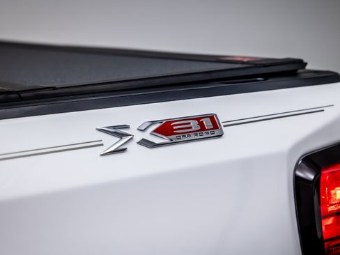 Used 2019 GMC Sierra 1500 SLT w/ SLT Premium Plus Package image 14