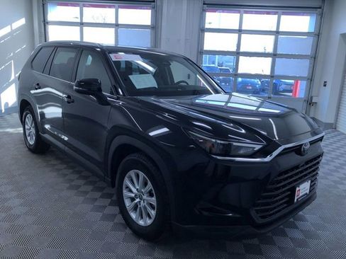 Certified 2025 Toyota Grand Highlander AWD image 9