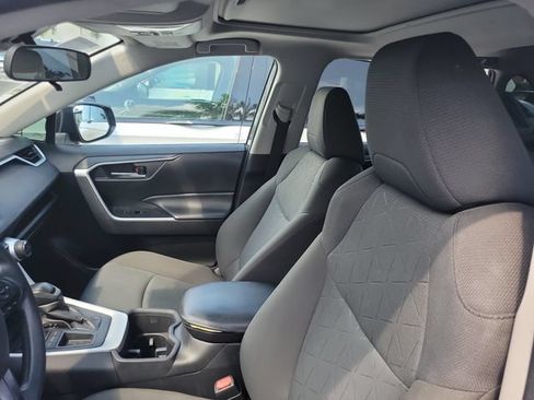 Used 2022 Toyota RAV4 XLE w/ Convenience Package FWD image 9