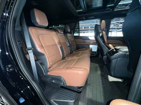 Used 2024 Lincoln Navigator Reserve image 33