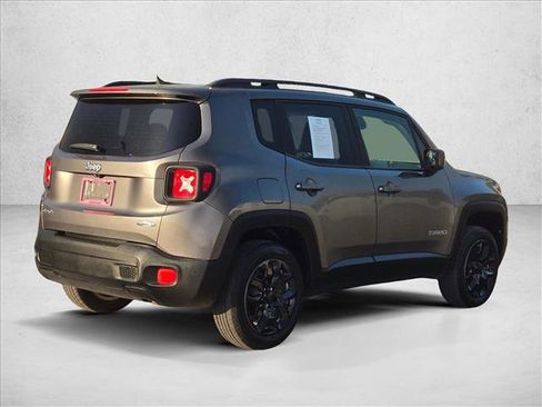 Used 2017 Jeep Renegade Latitude image 5