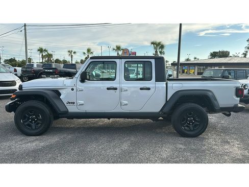 Used 2024 Jeep Gladiator Sport AWD/4WD image 2