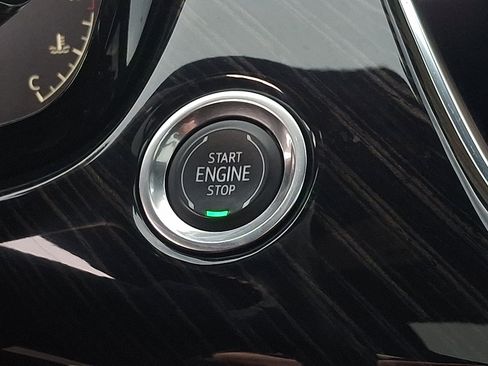 Used 2020 Cadillac XT6 Premium Luxury image 24