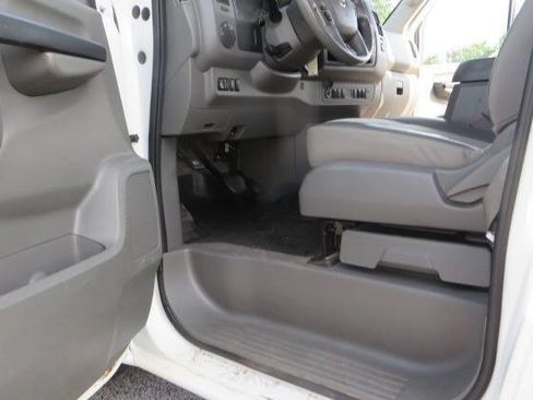 Used 2019 Nissan NV 2500 SV RWD image 12